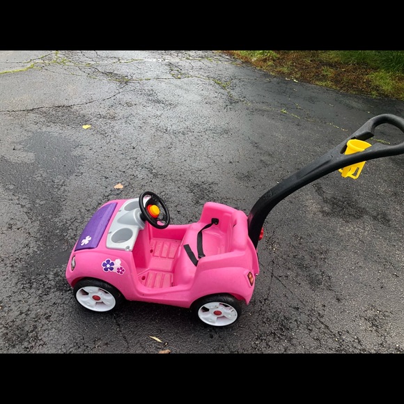 Pink toy car - Picture 1 of 4